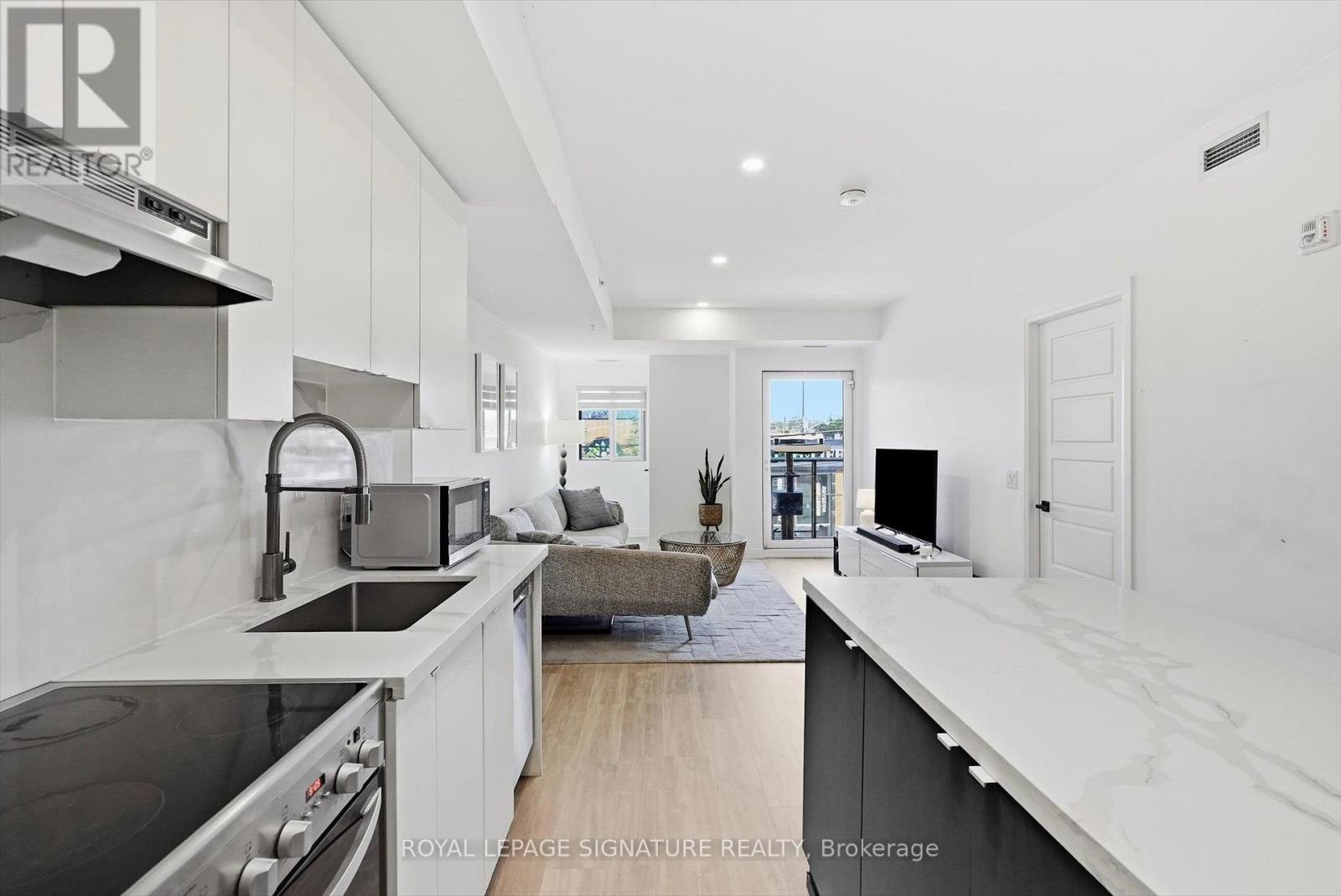205 - 408 Browns Line, Toronto, Ontario  M8W 0C3 - Photo 2 - W13736260