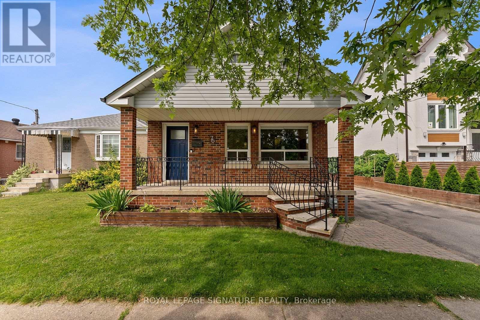 76 Foch Avenue, Toronto, Ontario  M8W 3X4 - Photo 2 - W13736280