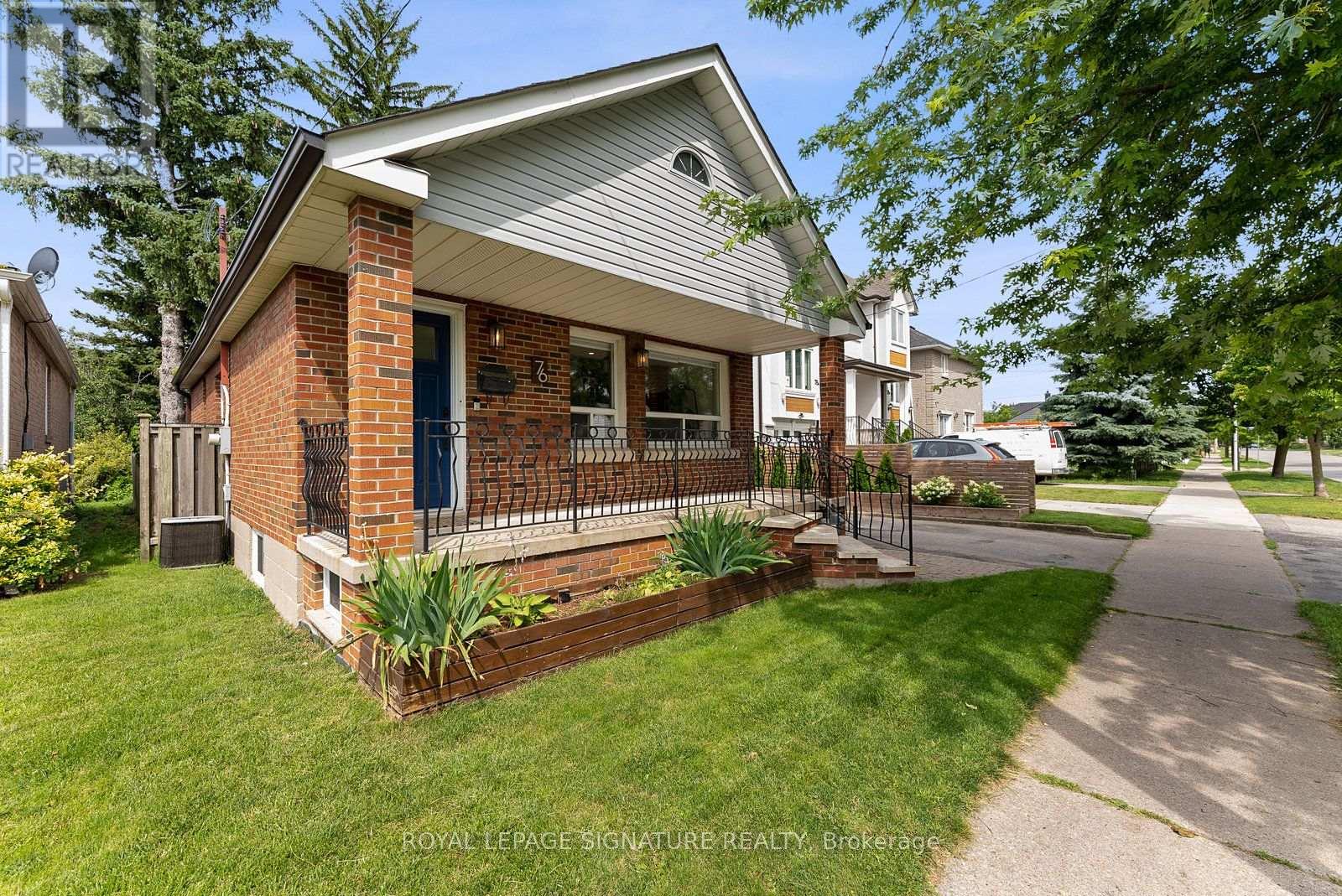 76 Foch Avenue, Toronto, Ontario  M8W 3X4 - Photo 3 - W13736280
