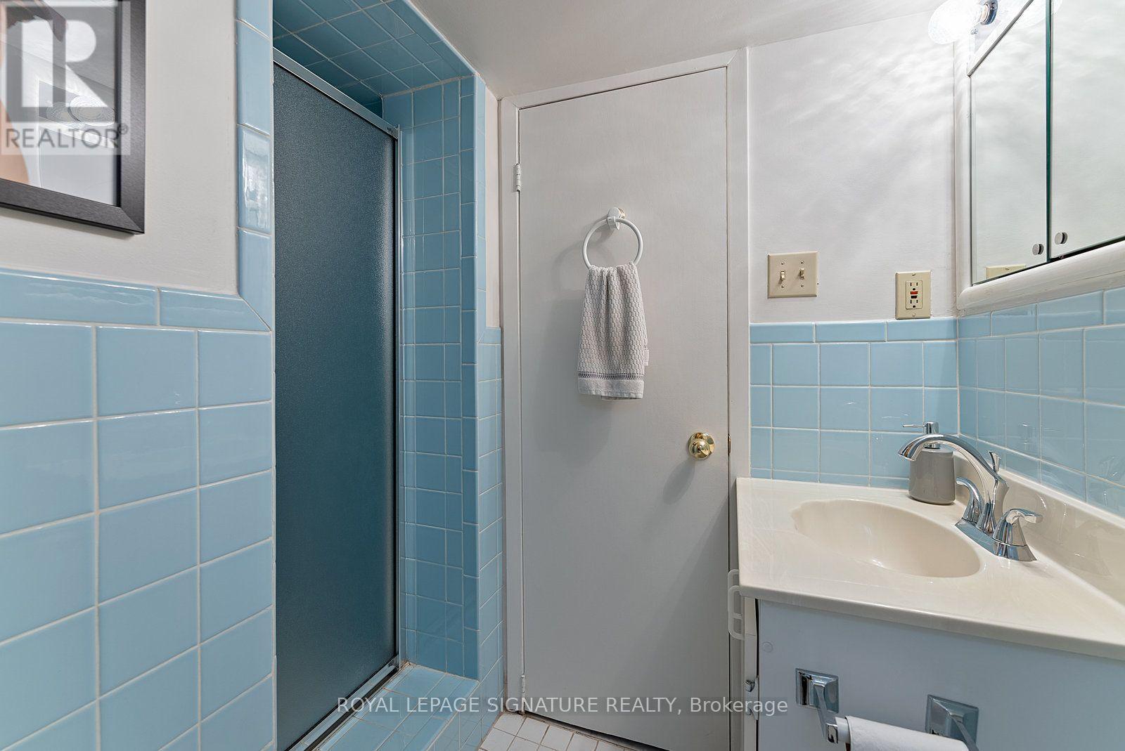 76 Foch Avenue, Toronto, Ontario  M8W 3X4 - Photo 39 - W13736280