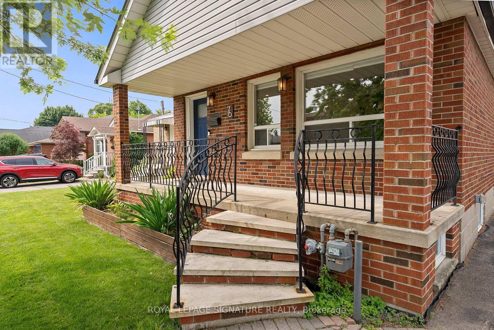 76 Foch Avenue, Toronto, Ontario  M8W 3X4 - Photo 4 - W13736280