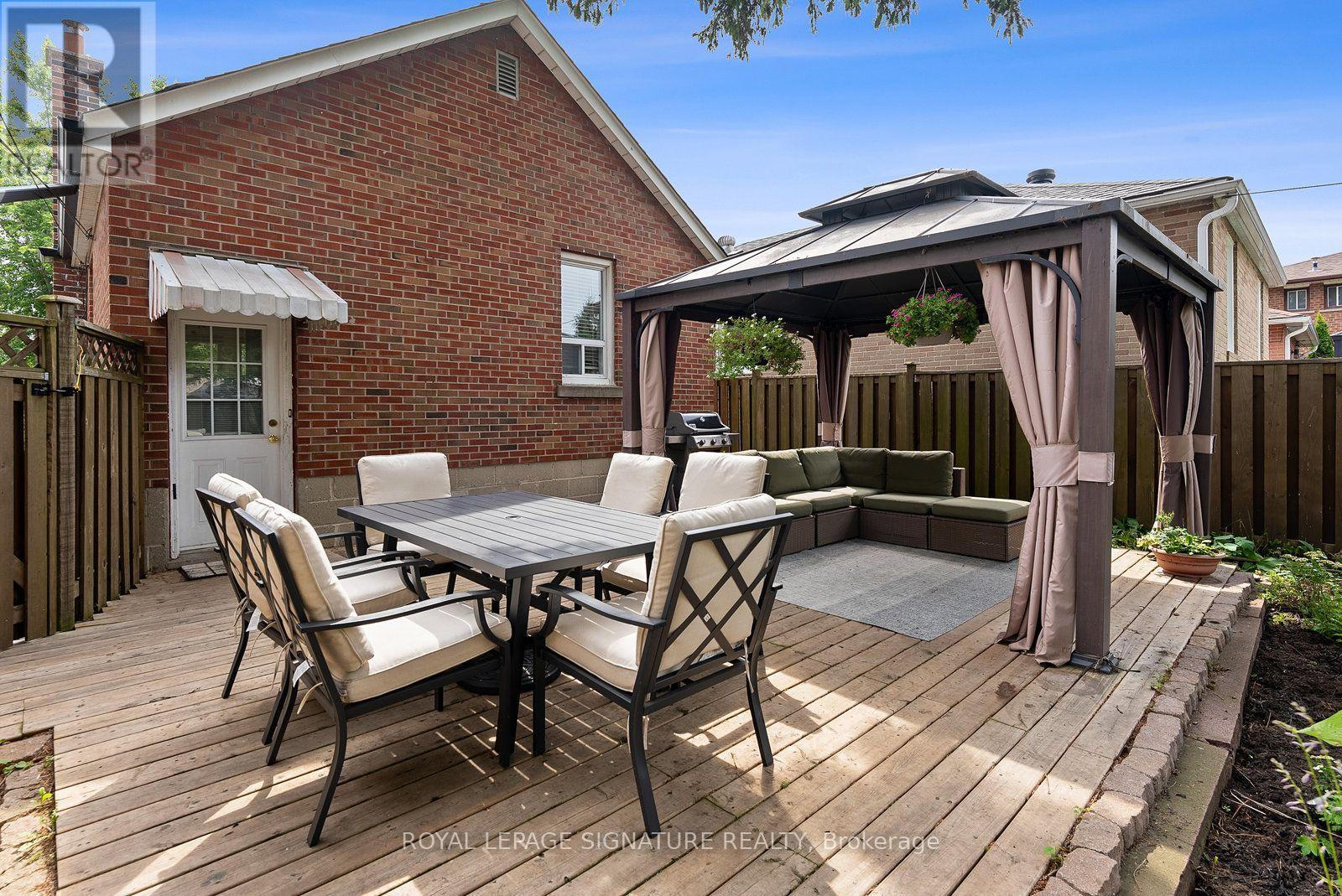 76 Foch Avenue, Toronto, Ontario  M8W 3X4 - Photo 44 - W13736280