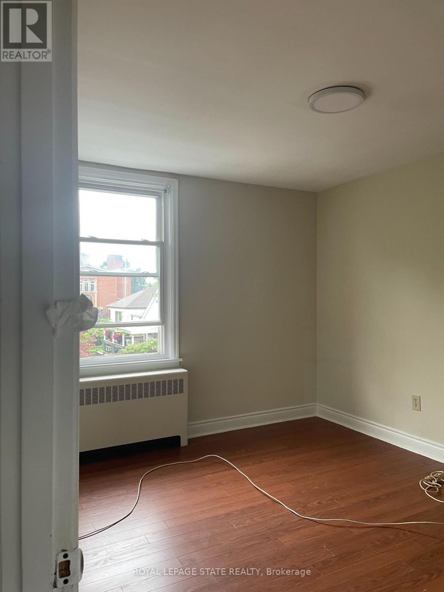 Upper - 225 East 14th Street, Hamilton, Ontario  L9A 4B7 - Photo 12 - X13736116