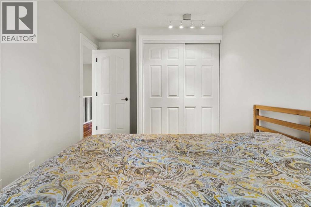 208 Queenston Heights Se, Calgary, Alberta  T2J 6L1 - Photo 25 - A2340581