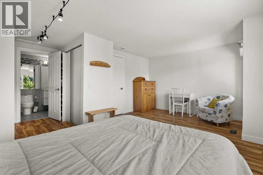 208 Queenston Heights Se, Calgary, Alberta  T2J 6L1 - Photo 20 - A2340581