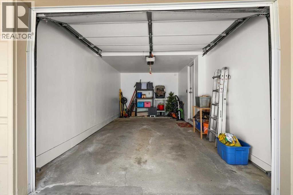 208 Queenston Heights Se, Calgary, Alberta  T2J 6L1 - Photo 33 - A2340581