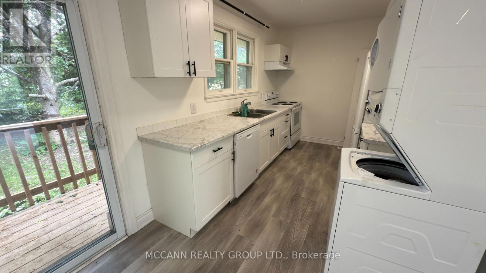 A - 562 Mulock Court, Newmarket, Ontario  L3Y 5H2 - Photo 9 - N13731404