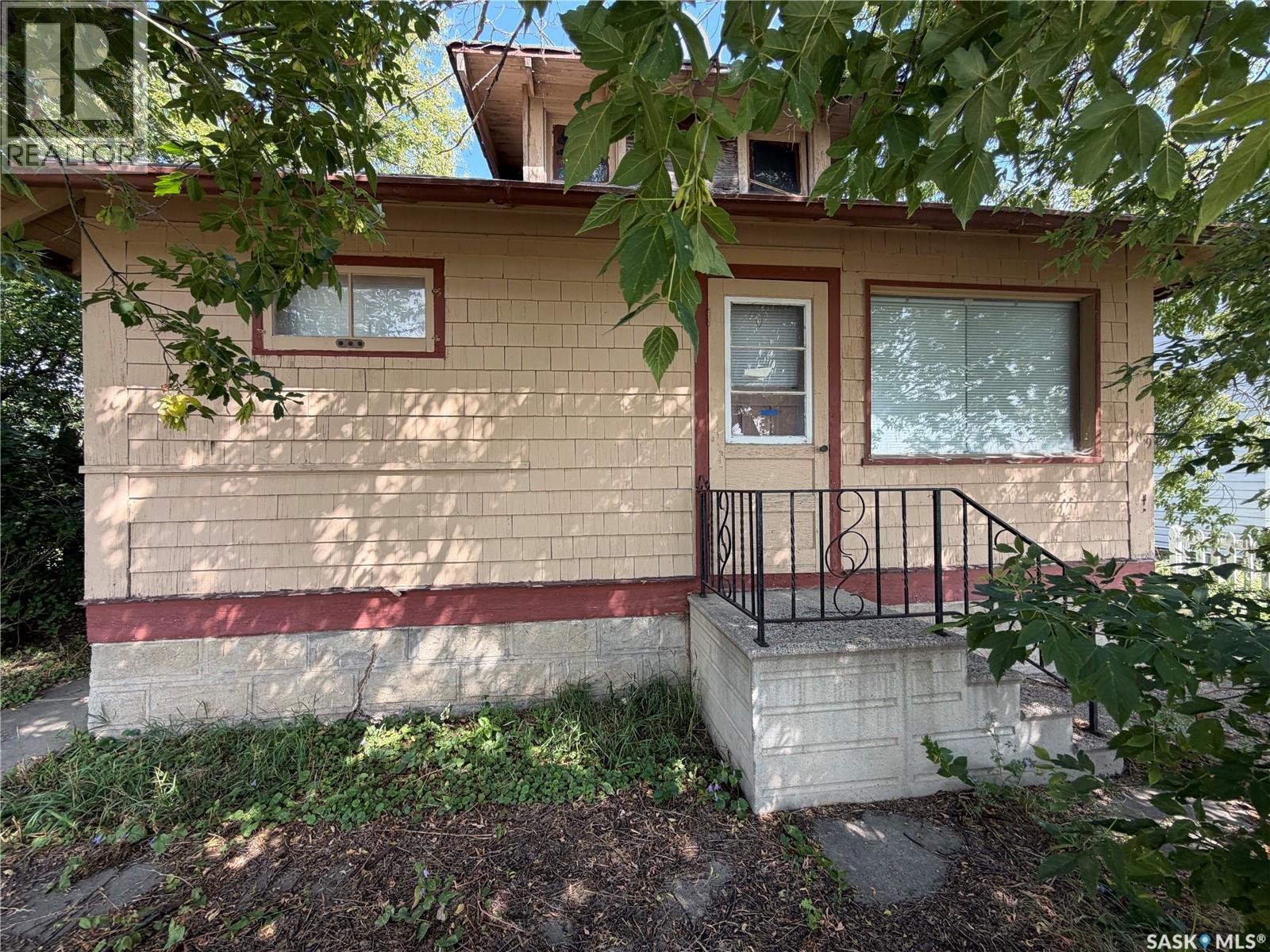 109 1st Avenue N, Young, Saskatchewan  S0K 4Y0 - Photo 1 - SK047223