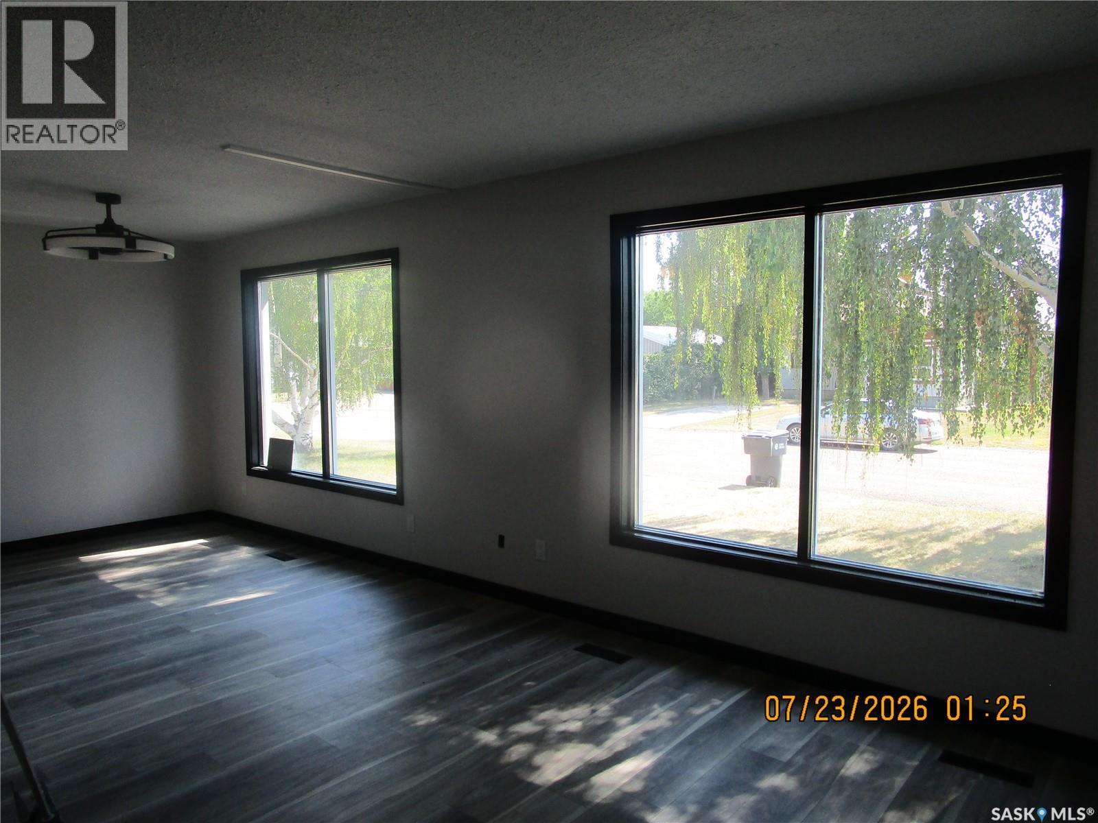 226 Westview Drive, Coronach, Saskatchewan  S0H 0Z0 - Photo 8 - SK047107