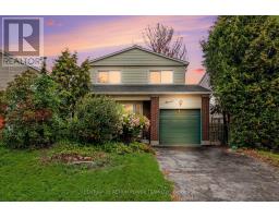 11 RIDING WAY, Ottawa, Ontario