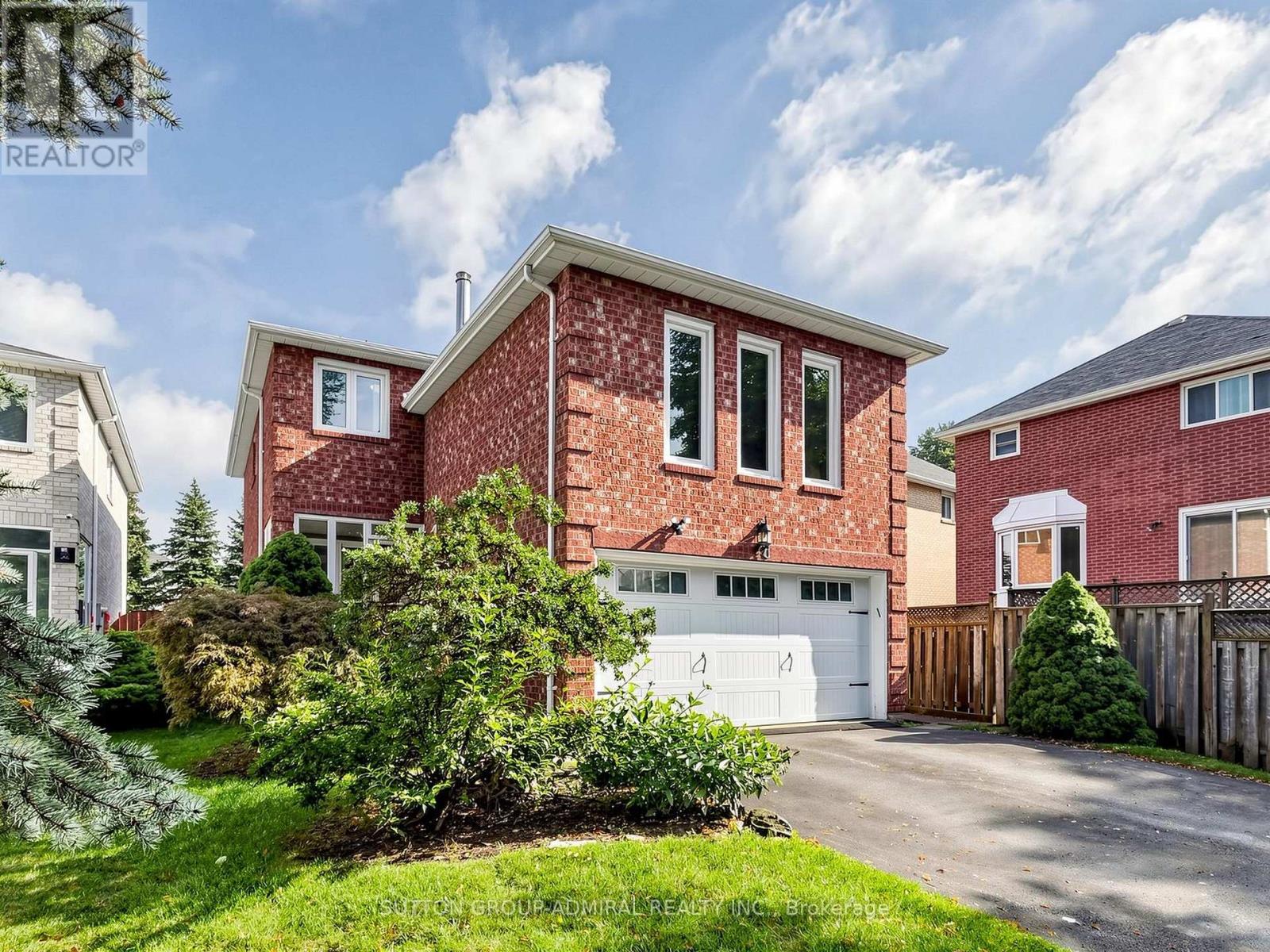 48 Glenbury Drive, Vaughan, Ontario  L4J 7X5 - Photo 2 - N13736454