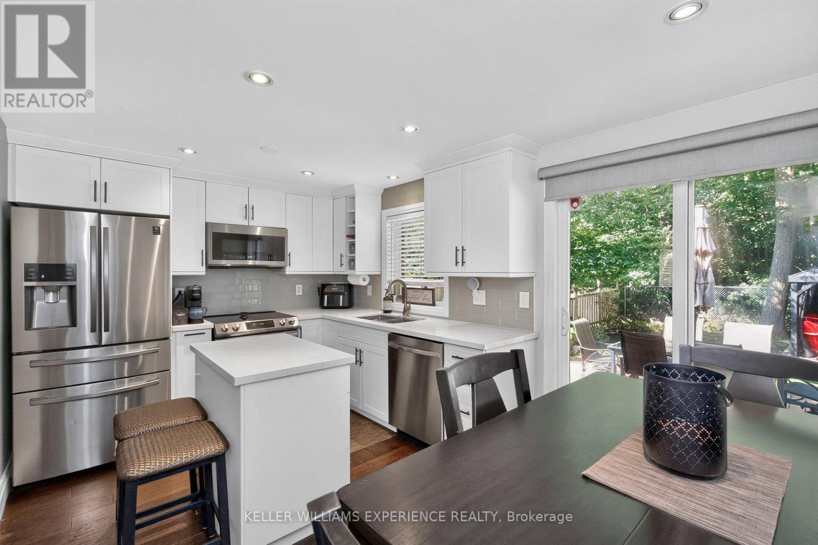 9 - 38 Kenwell Crescent, Barrie (Holly), Ontario  L4N 0Z6 - Photo 10 - S13736340
