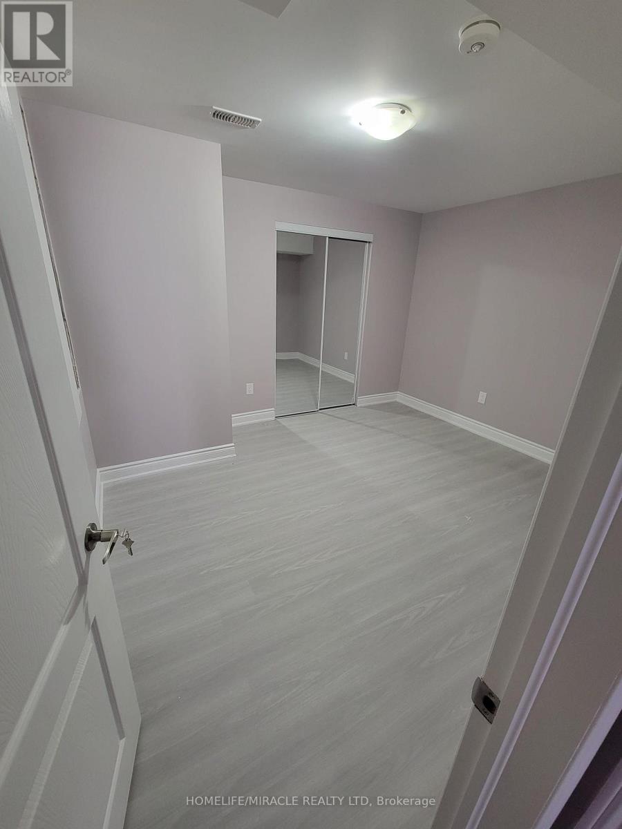 22 Tawnie Cres (Basement), Brampton, Ontario  L6X 0L7 - Photo 3 - W13736400