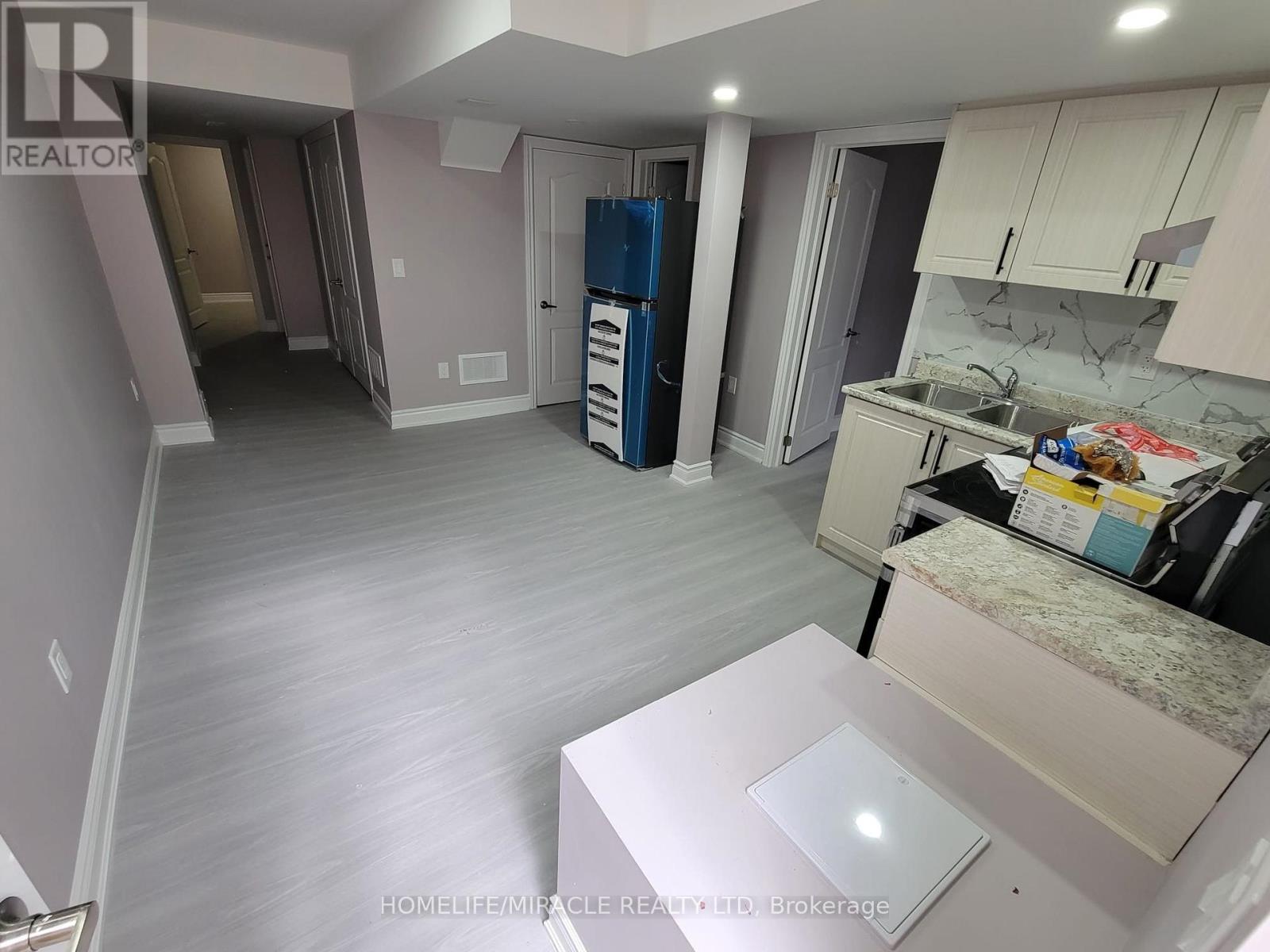 22 Tawnie Cres (Basement), Brampton, Ontario  L6X 0L7 - Photo 6 - W13736400