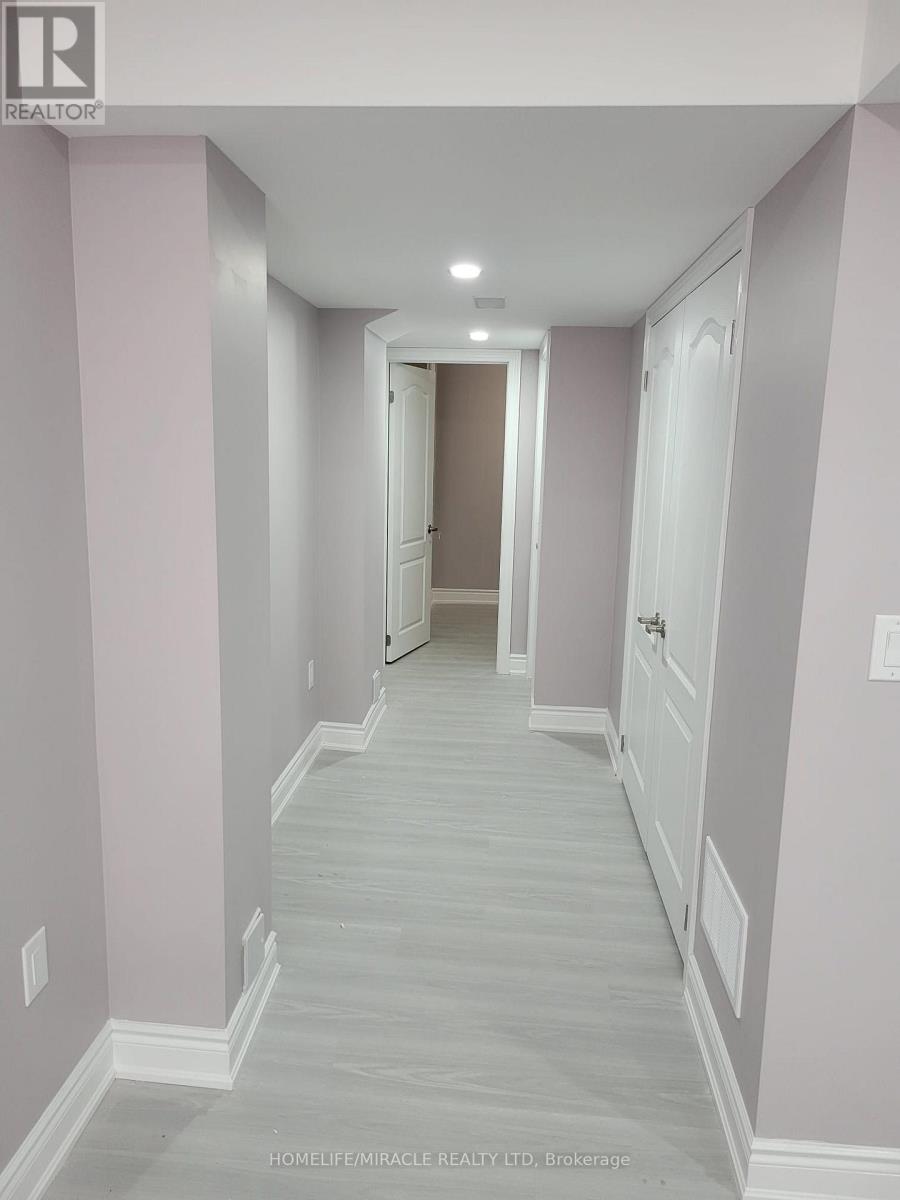22 Tawnie Cres (Basement), Brampton, Ontario  L6X 0L7 - Photo 7 - W13736400
