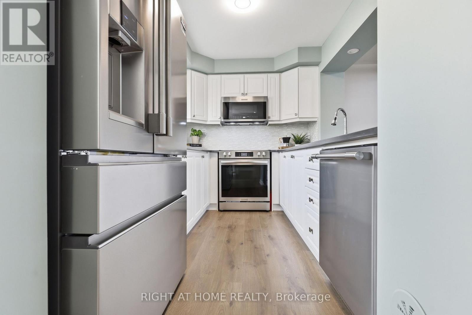 283 Ellen Davidson Drive, Oakville, Ontario  L6M 0V6 - Photo 21 - W13736426