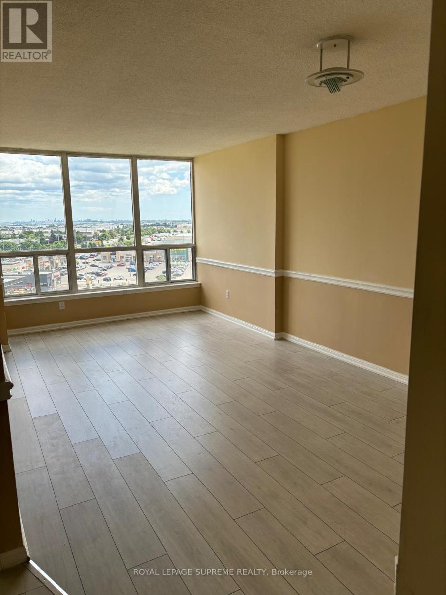 903 - 10 Laurelcrest Street N, Brampton, Ontario  L6S 5Y3 - Photo 3 - W13736434