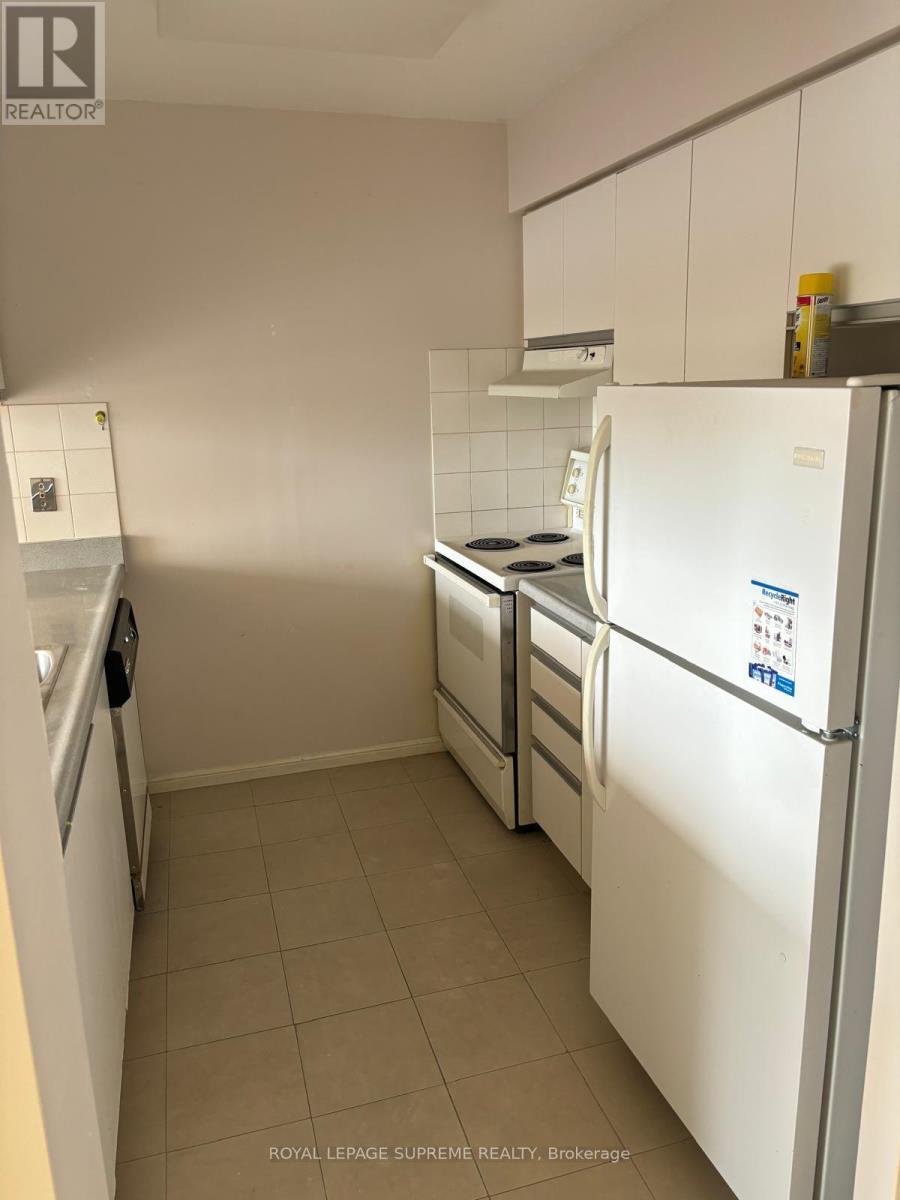 903 - 10 Laurelcrest Street N, Brampton, Ontario  L6S 5Y3 - Photo 4 - W13736434