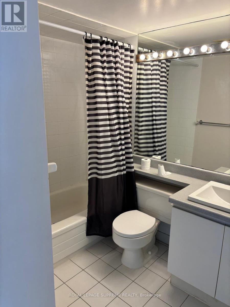 903 - 10 Laurelcrest Street N, Brampton, Ontario  L6S 5Y3 - Photo 7 - W13736434