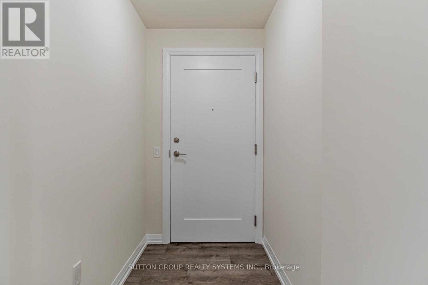 3211 - 35 Watergarden Drive, Mississauga, Ontario  L5R 0G8 - Photo 3 - W13736438