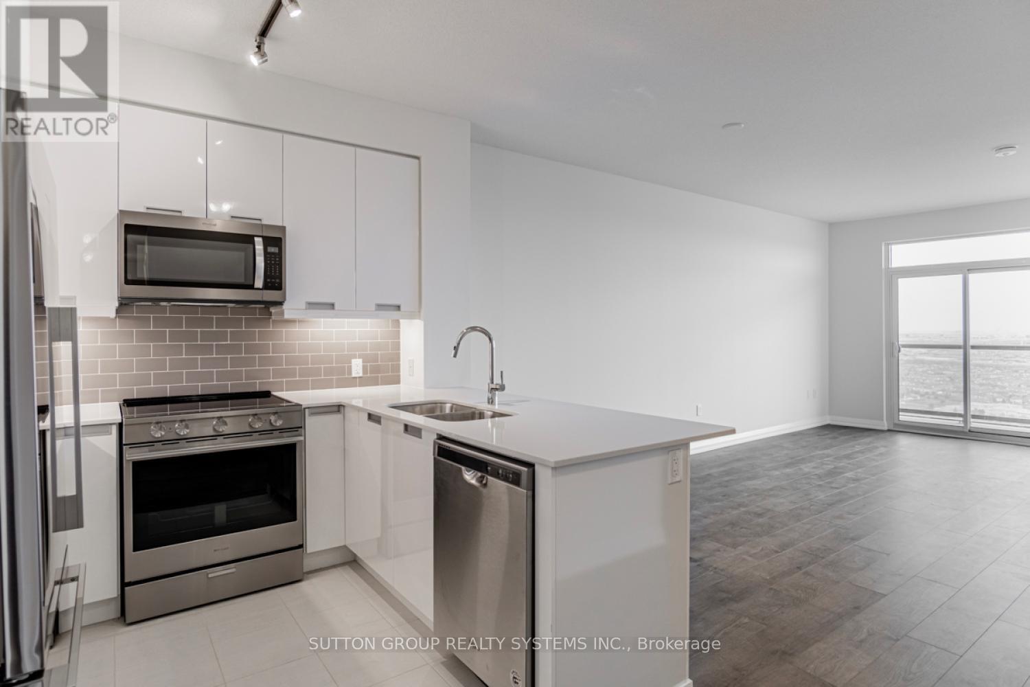 3211 - 35 Watergarden Drive, Mississauga, Ontario  L5R 0G8 - Photo 4 - W13736438