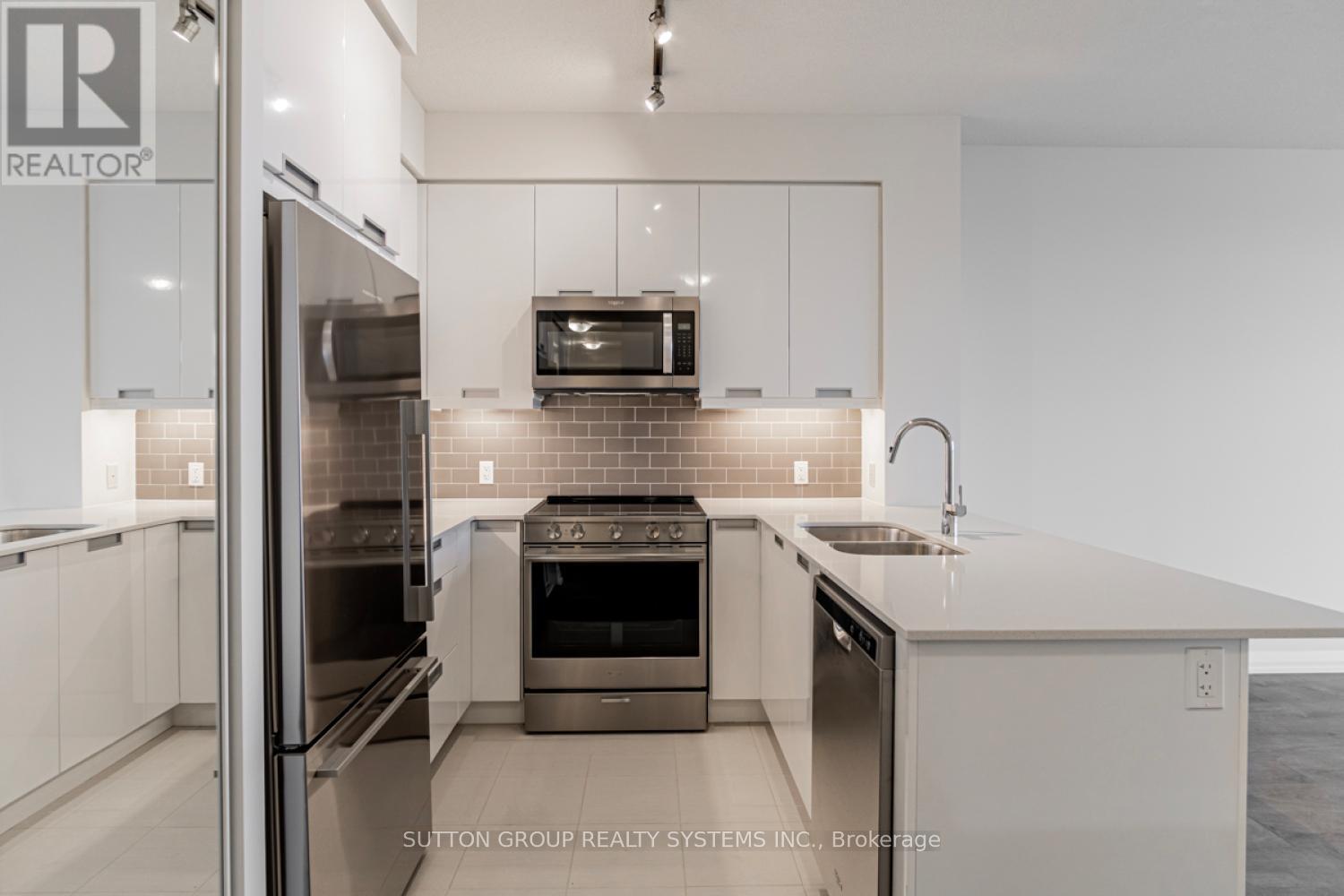 3211 - 35 Watergarden Drive, Mississauga, Ontario  L5R 0G8 - Photo 5 - W13736438