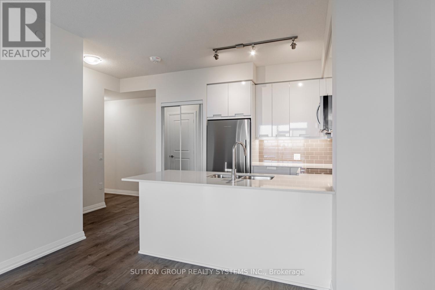 3211 - 35 Watergarden Drive, Mississauga, Ontario  L5R 0G8 - Photo 8 - W13736438