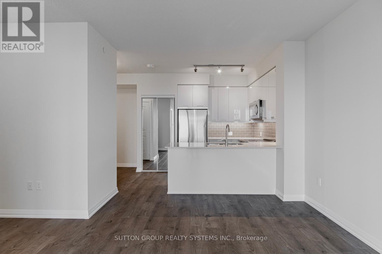 3211 - 35 Watergarden Drive, Mississauga, Ontario  L5R 0G8 - Photo 9 - W13736438