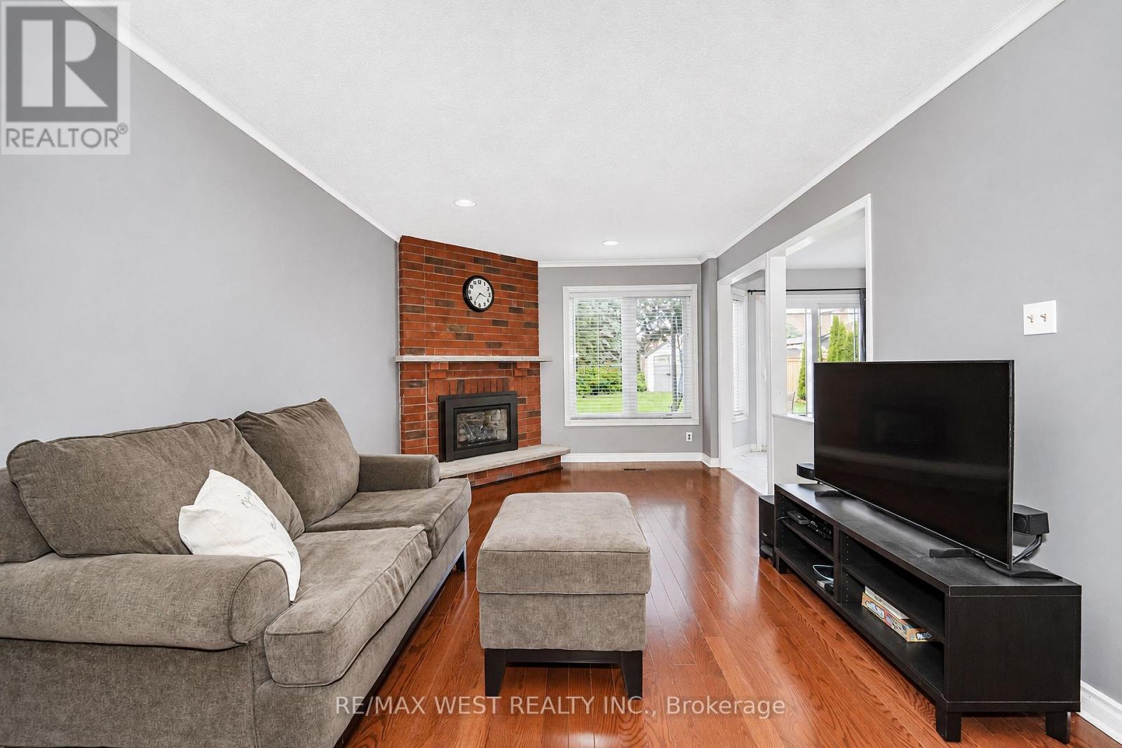 24 Royal Valley Drive, Caledon, Ontario  L7C 1B2 - Photo 7 - W13736464