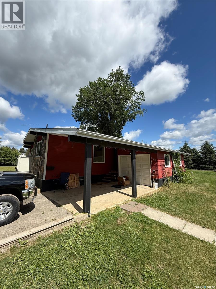358 First Street Nw, Preeceville, Saskatchewan  S0A 3B0 - Photo 2 - SK047304