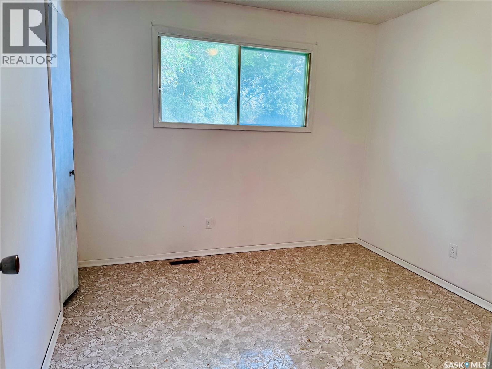 917 Galt Street, Whitewood, Saskatchewan  S0G 5C0 - Photo 10 - SK047298