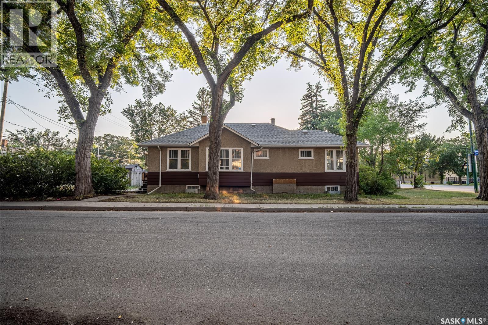 3303 Dewdney Avenue, Regina, Saskatchewan  S4T 0Y9 - Photo 3 - SK047294