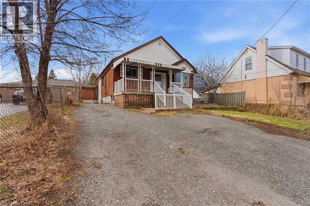 880 Lawrence Road, Hamilton, Ontario  L8K 2A3 - Photo 2 - 40842964