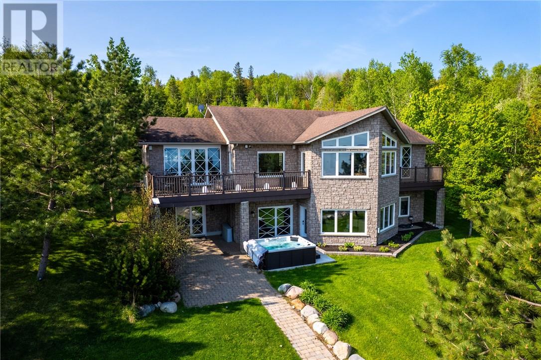 20 Breezehill Road, Skead, Ontario  P0M 2Y0 - Photo 2 - 2130118