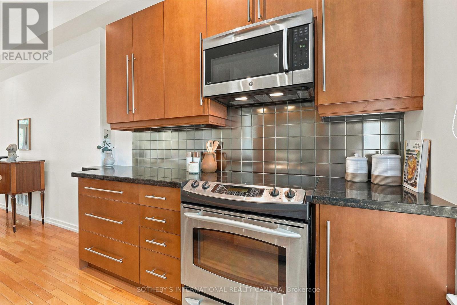 2 Sibelius Lane, Toronto, Ontario  M5R 3V8 - Photo 24 - C13733576