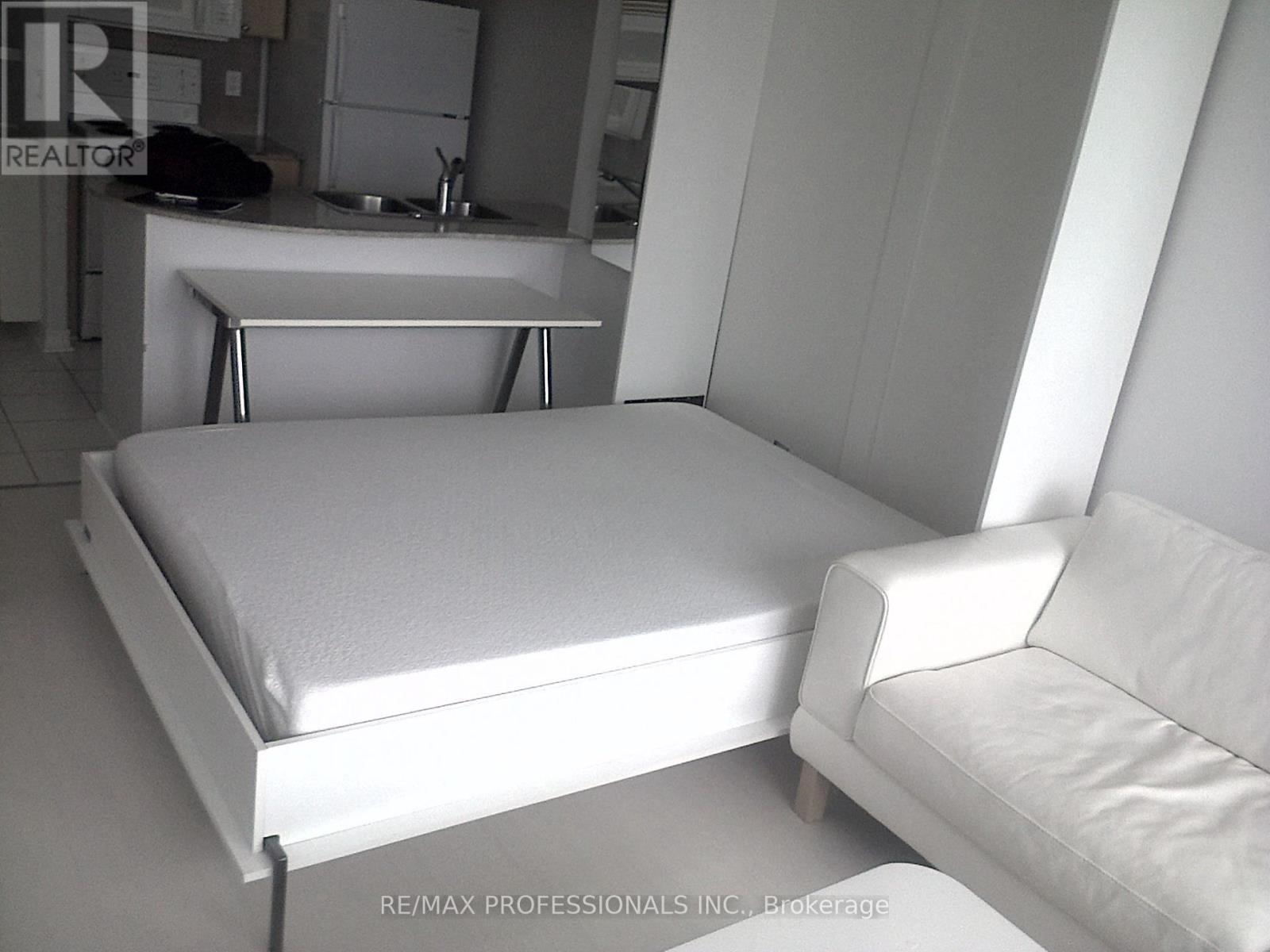 3015 - 763 Bay Street, Toronto, Ontario  M5G 2R3 - Photo 12 - C13734504