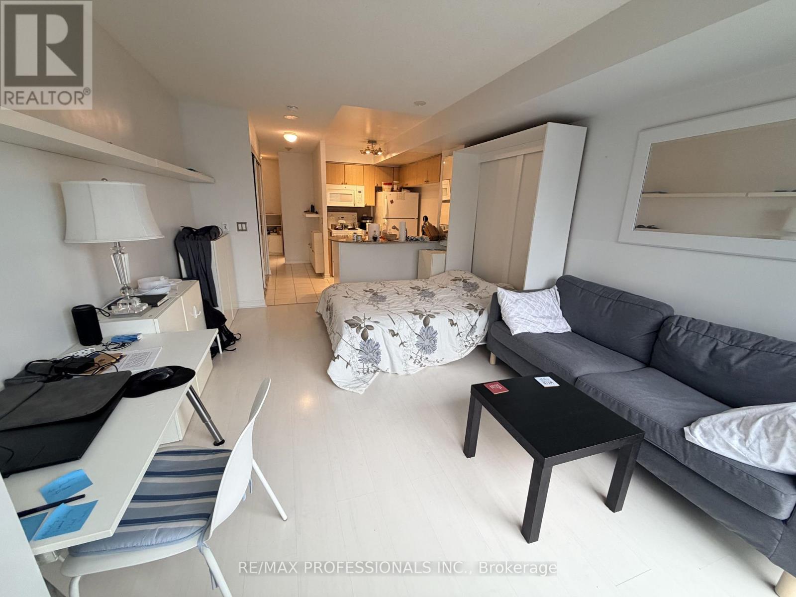 3015 - 763 Bay Street, Toronto, Ontario  M5G 2R3 - Photo 3 - C13734504