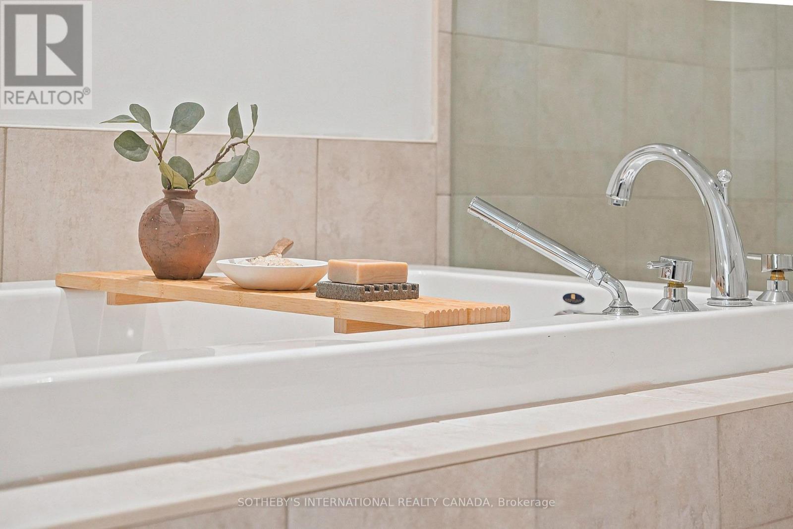 2 Sibelius Lane, Toronto, Ontario  M5R 3V8 - Photo 32 - C13733576