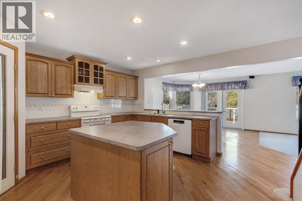 83 Panorama Hills Close NW, Calgary, Alberta  T3K 5J2 - Photo 12 - A2338000