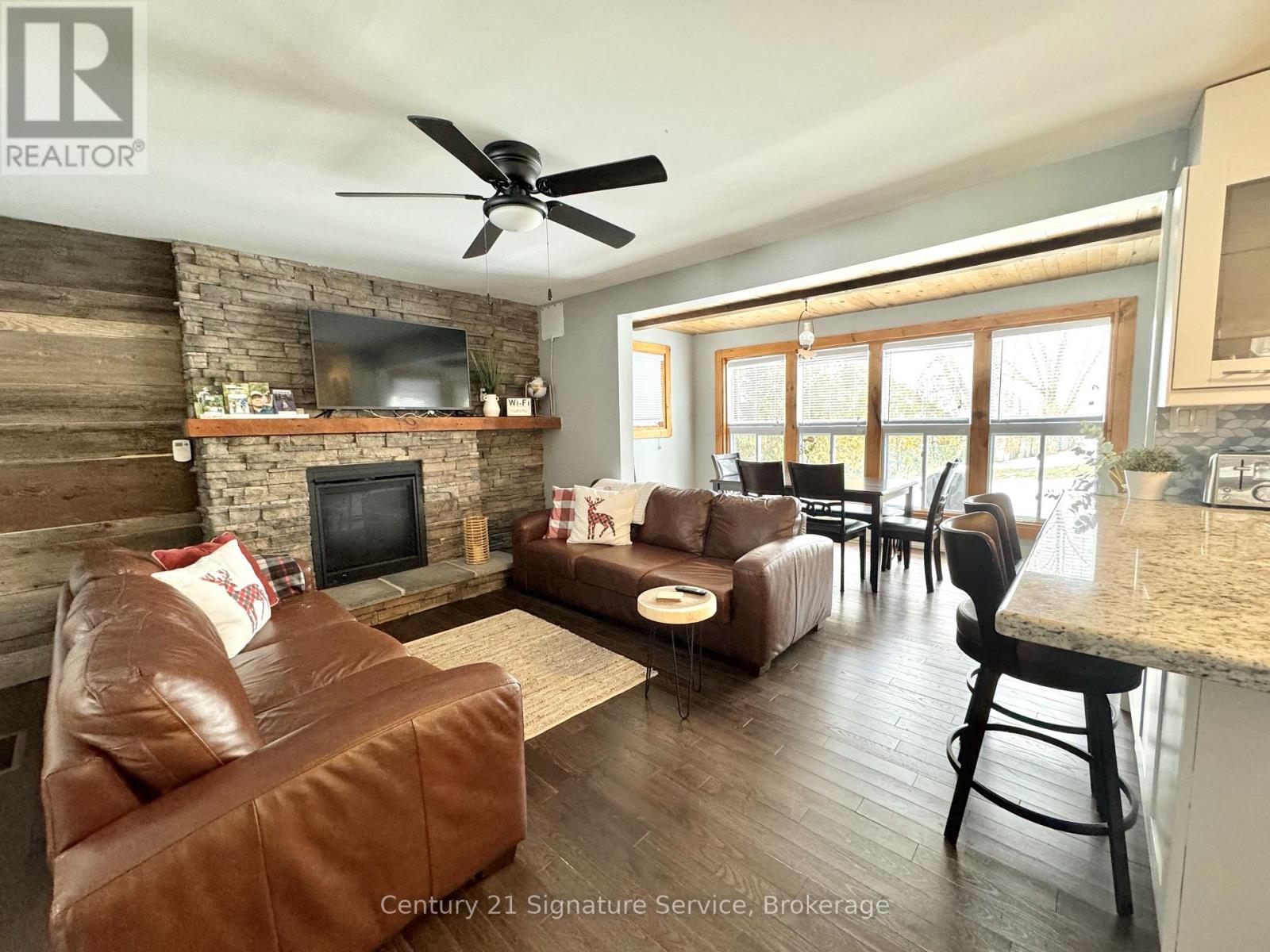 127 Maskinonge Road, Tay, Ontario  L0K 2A0 - Photo 11 - S13487560