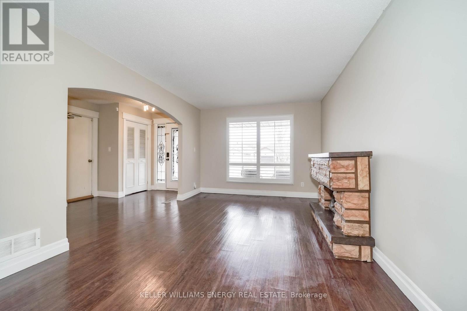 23 Downham Drive, Clarington, Ontario  L1C 4G9 - Photo 7 - E13736474