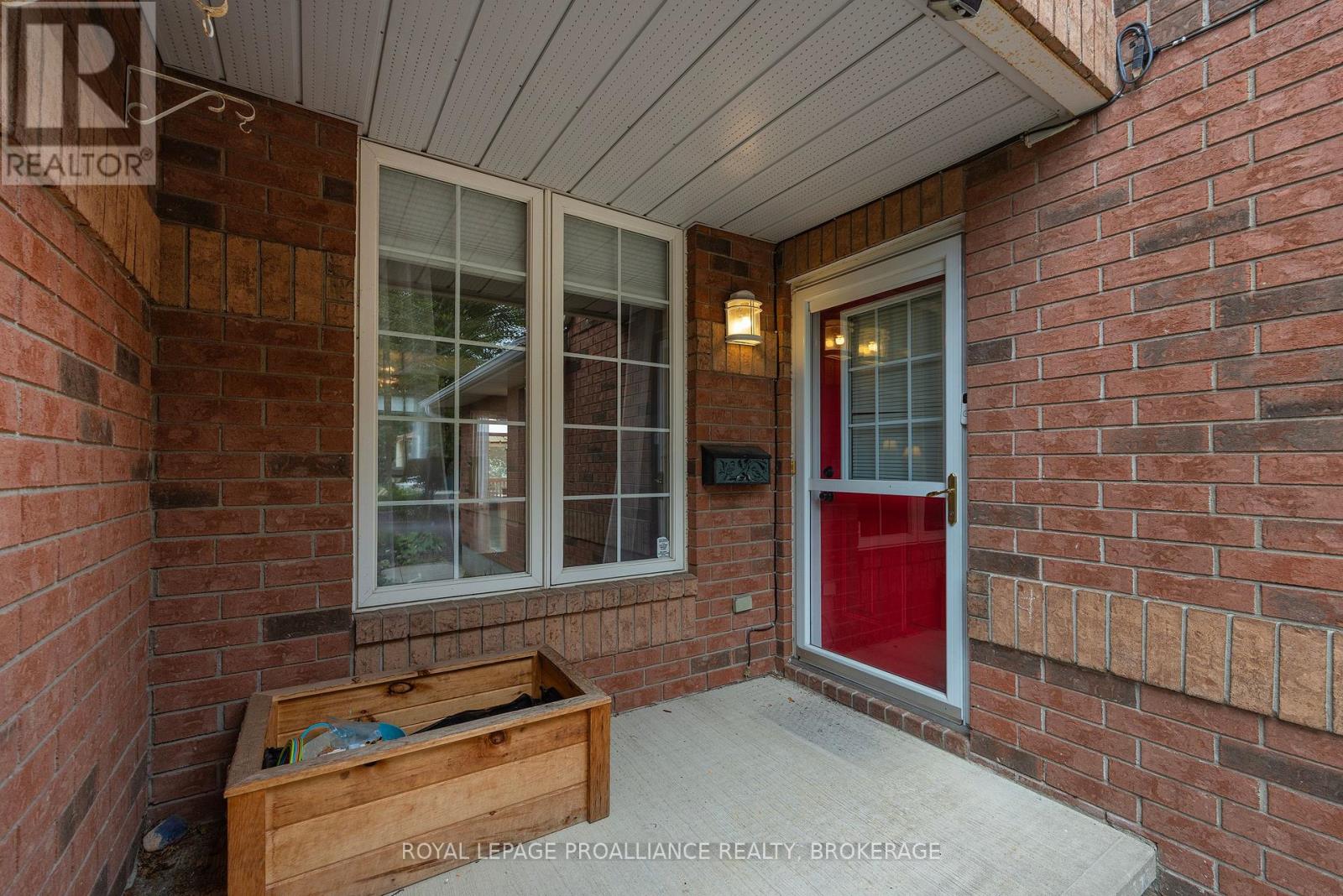 562 Quail Court, Kingston, Ontario  K7M 8Z3 - Photo 4 - X13736558