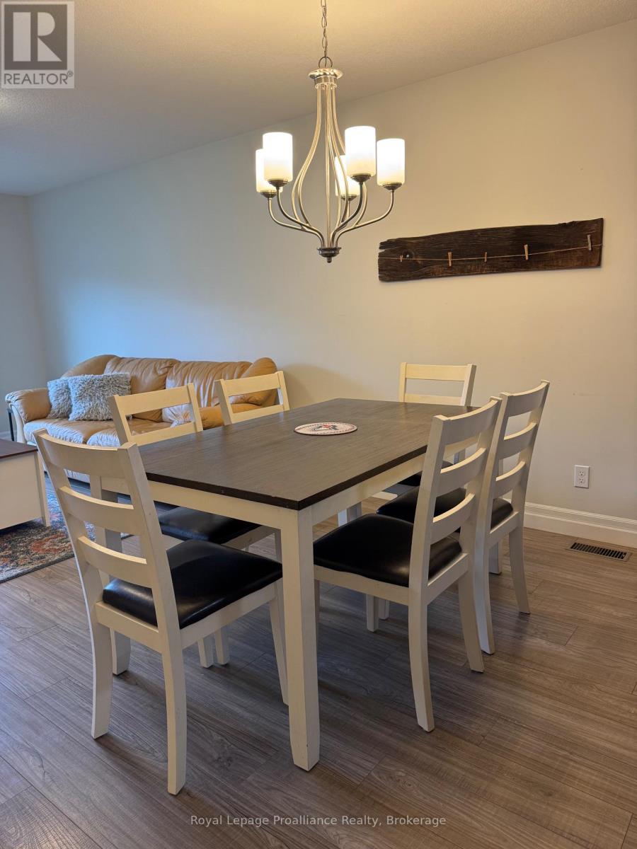 19 Mcintosh Crescent, Quinte West, Ontario  K8V 0G1 - Photo 10 - X13736682