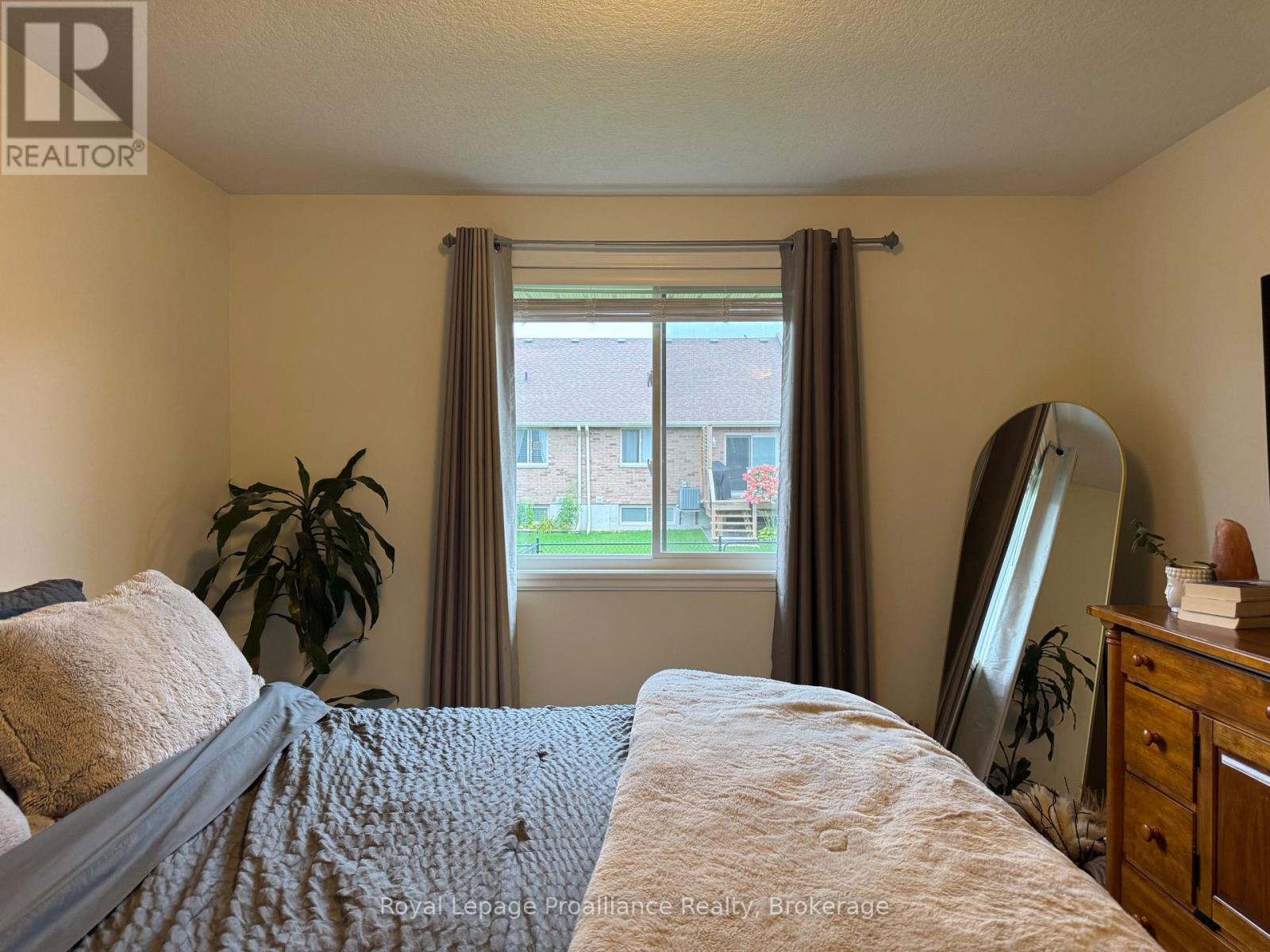19 Mcintosh Crescent, Quinte West, Ontario  K8V 0G1 - Photo 24 - X13736682