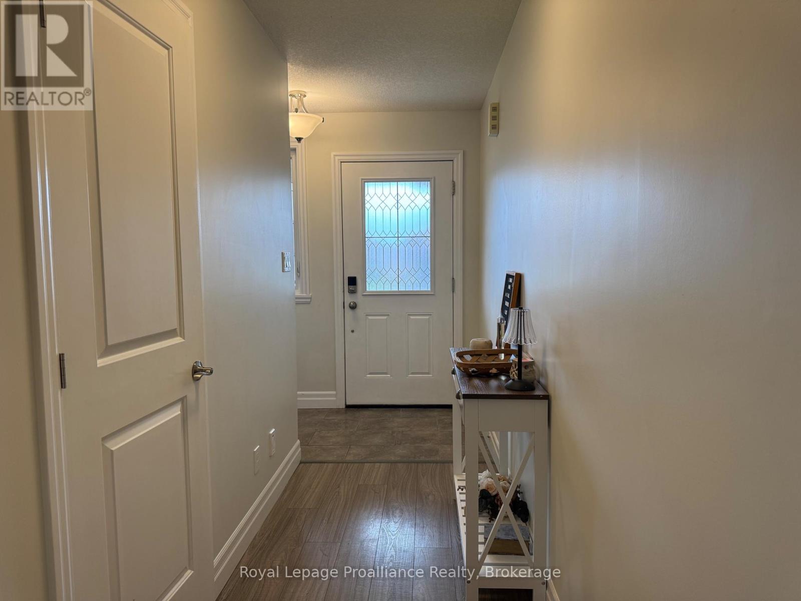 19 Mcintosh Crescent, Quinte West, Ontario  K8V 0G1 - Photo 5 - X13736682