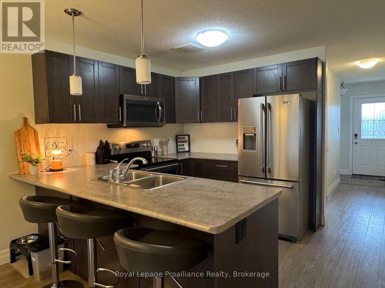 19 Mcintosh Crescent, Quinte West, Ontario  K8V 0G1 - Photo 6 - X13736682