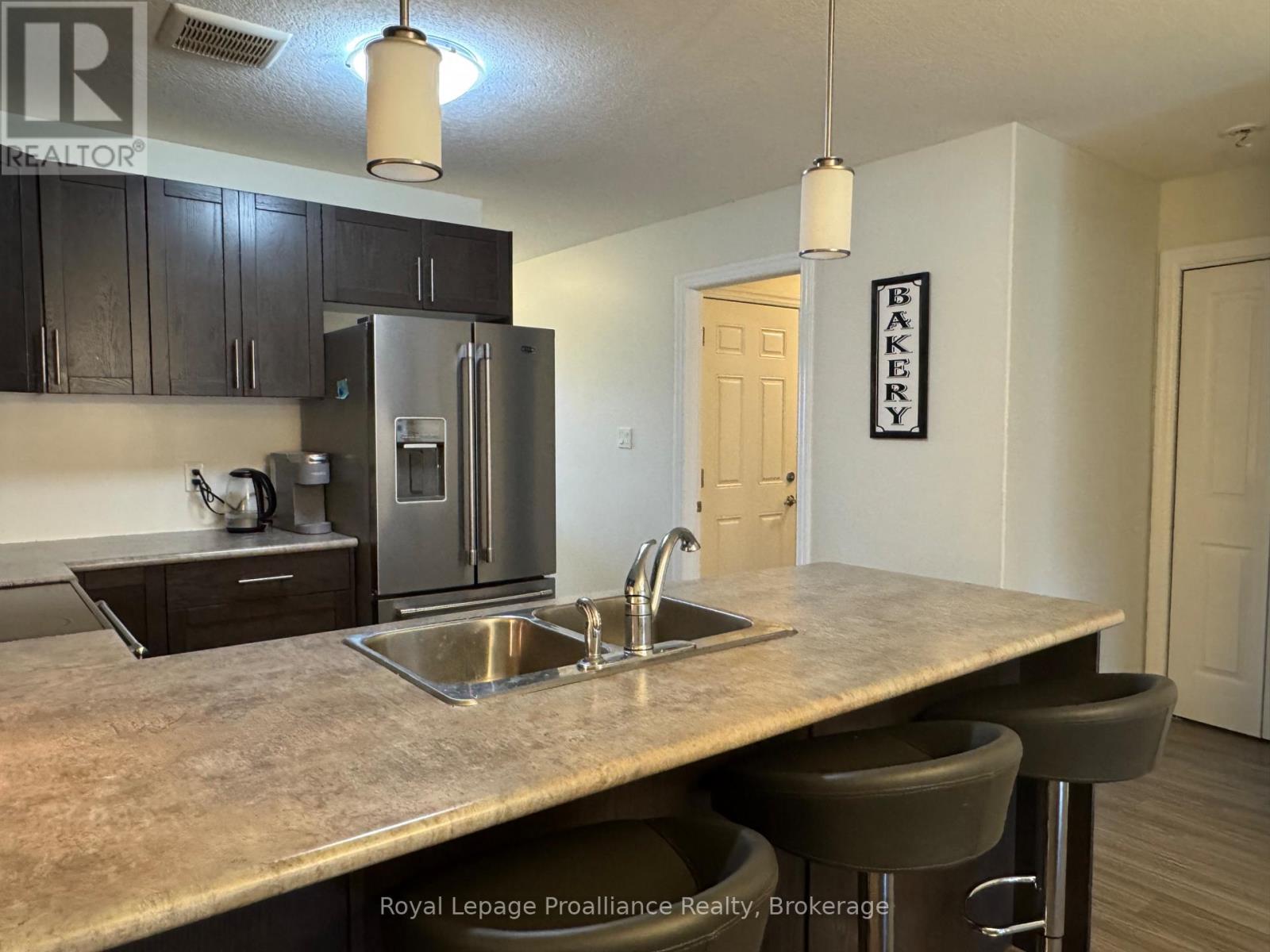 19 Mcintosh Crescent, Quinte West, Ontario  K8V 0G1 - Photo 8 - X13736682