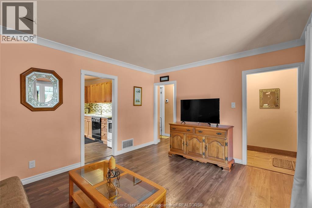 1903 Ellrose Avenue, Windsor, Ontario  N8W 4V1 - Photo 3 - 26021451