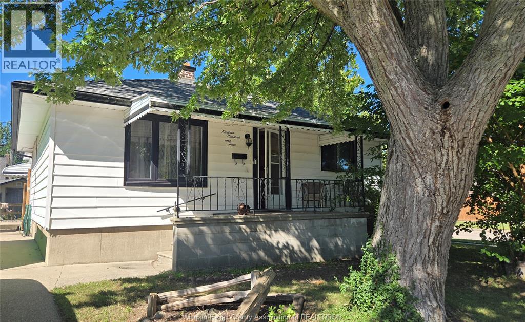 1903 ELLROSE AVENUE, Windsor, Ontario