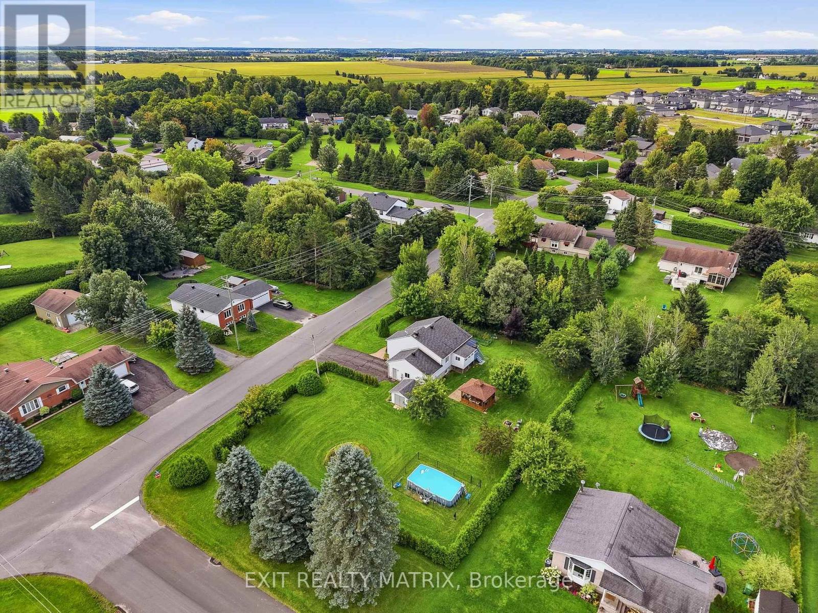 44 Ste Therese Boulevard, Russell, Ontario K0A 1W0 - Photo 43 - X13736592